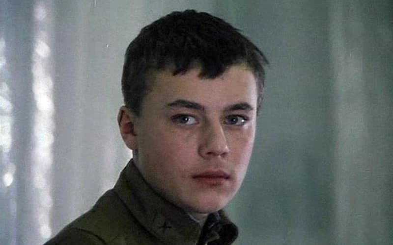 Олег Васильков в молодости (кадр из фильма «Сто дней до приказа»)