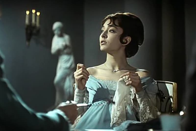 Анастасия Вертинская в роли Лизы Болконской (кадр из фильма «Война и мир»)