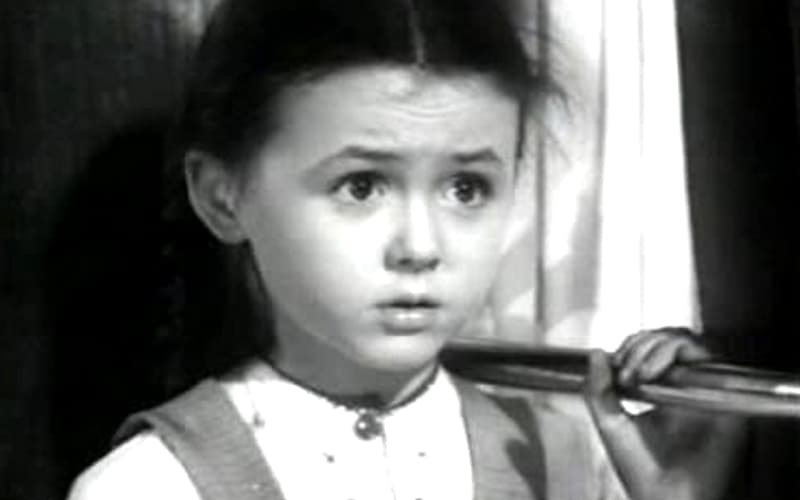 Наталья Селезнева в детстве (кадр из фильма «Алёша Птицын вырабатывает характер»)
