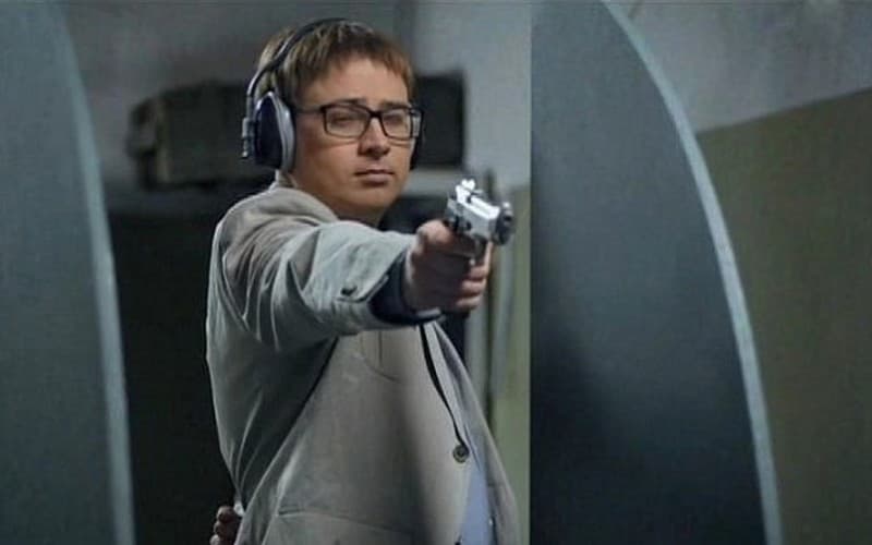 Руслан Сасин в роли Андрея Холодова (кадр из сериала «След»)