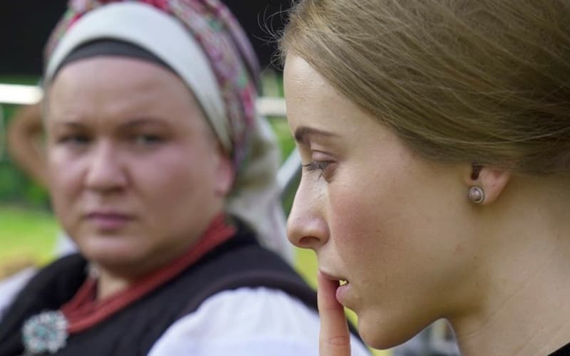 Олеся Жураковская и Екатерина Ковальчук (кадр из сериала «Крепостная»)