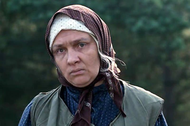 Наталья Тенякова в роли бабы Шуры (кадр из фильма «Любовь и голуби»)