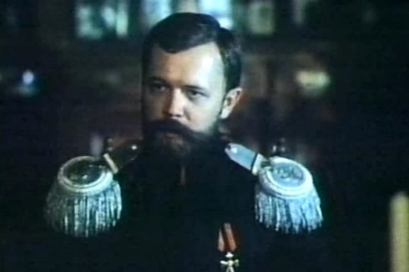 Андрей Ростоцкий в роли Николая II (кадр из сериала «Раскол»)