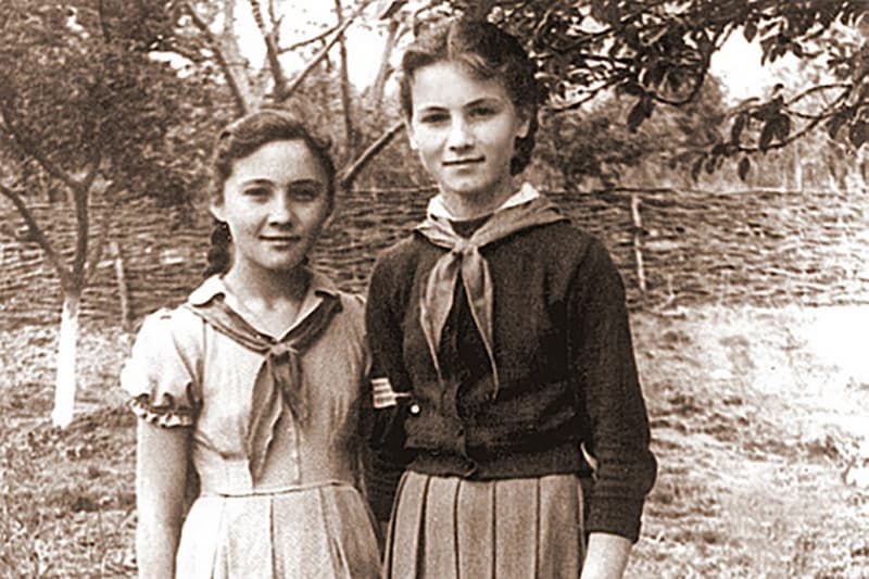Аурика и София Ротару в детстве
