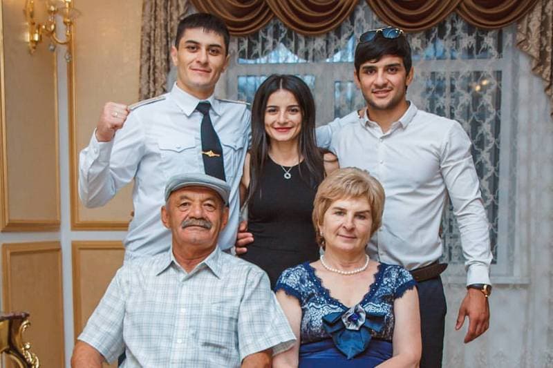 Ислам итляшев фото с семьей