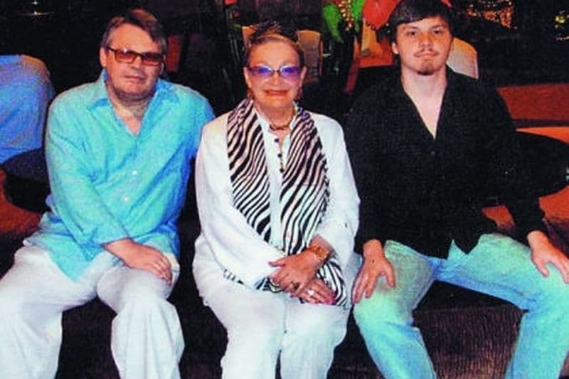 Людмила Хитяева с сыном и внуком