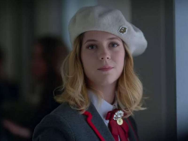 Джорджина Аморос в сериале «Элита» Джорджина Аморос в сериале «Элита»