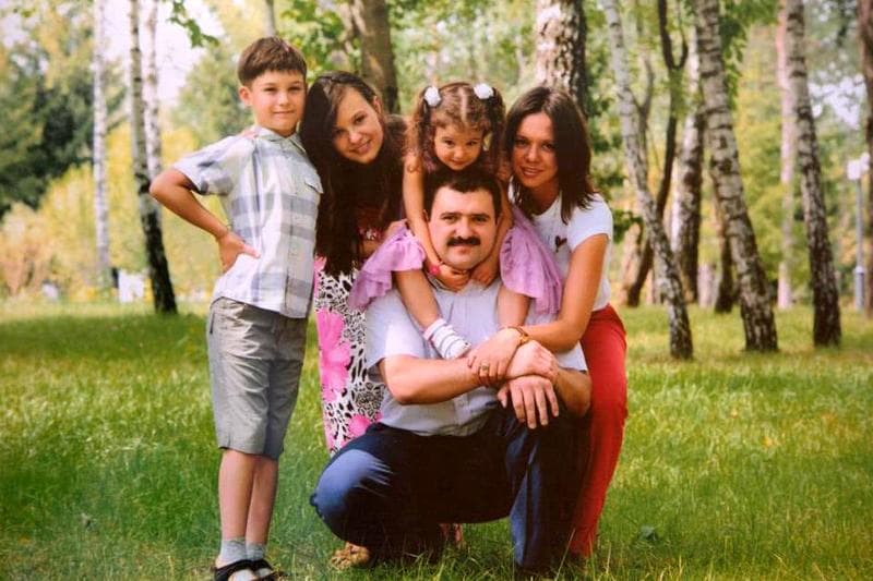 Виктор Лукашенко с семьей