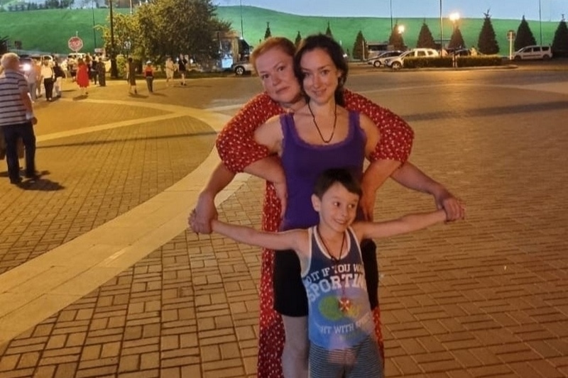 Катерина Бандурина с мамой и сыном