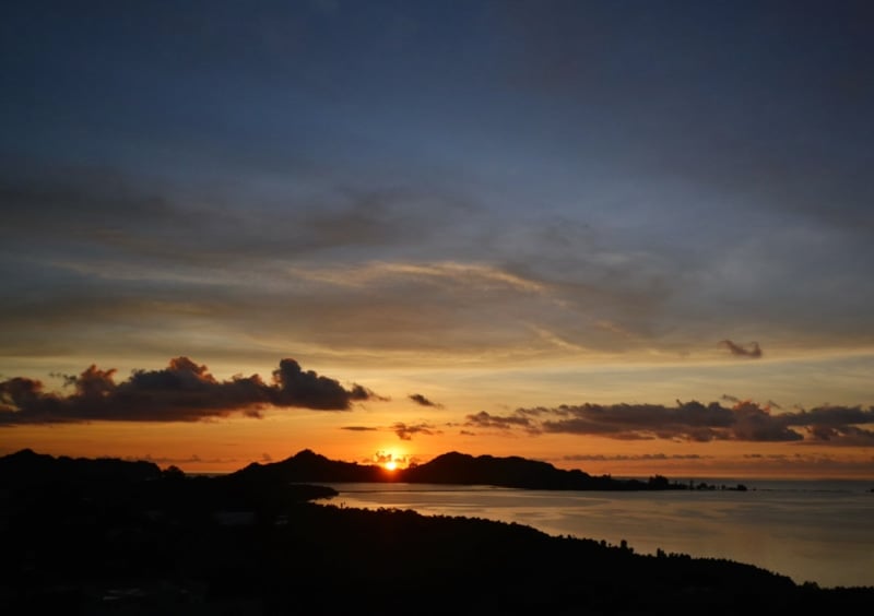 Закат над Палау (https://commons.wikimedia.org/wiki/File:Sunset_-_panoramio_(303).jpg) Закат над Палау (https://commons.wikimedia.org/wiki/File:Sunset_-_panoramio_(303).jpg)