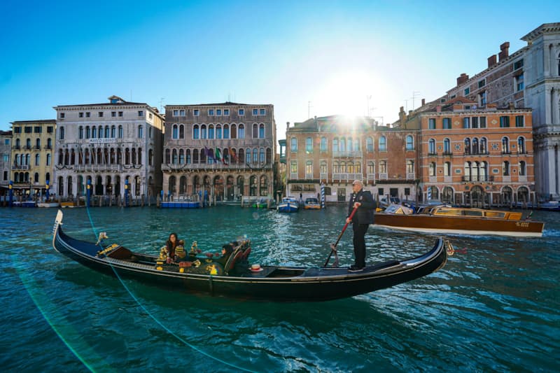 Почему венеция на воде