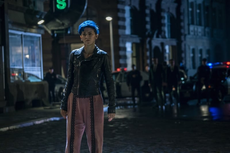 Джессика Хенвик в фильме «Матрица: Воскрешение» Джессика Хенвик в фильме «Матрица: Воскрешение»