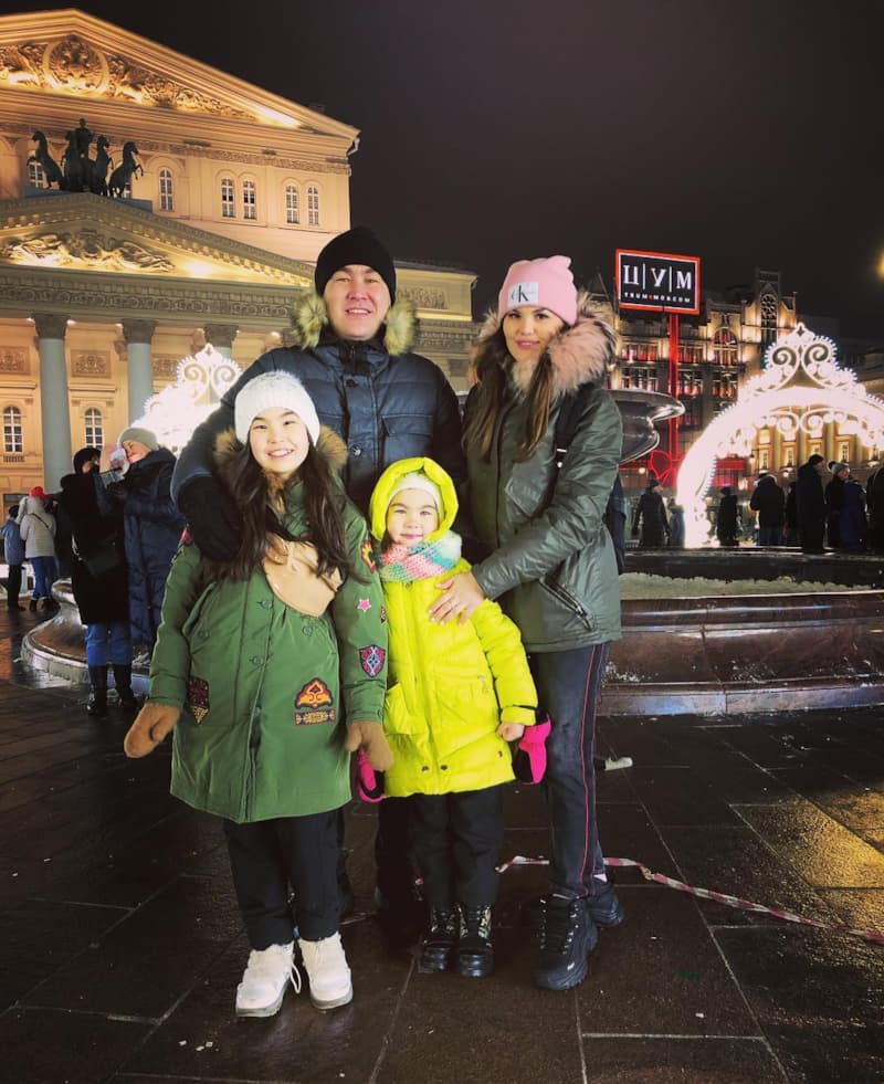 Семейная тайна комика раскрыта: жена Нурлана Сабурова родила третьего ребенка