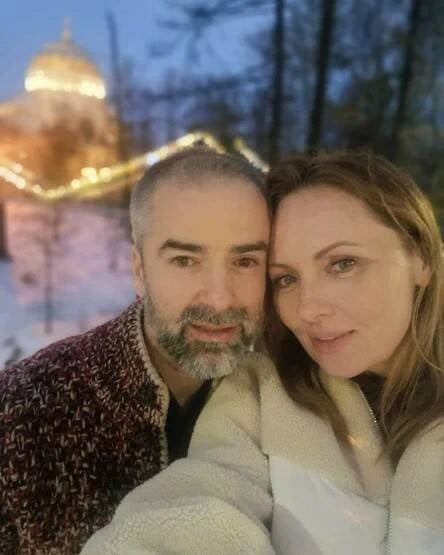 Елена Ксенофонтова с новым спутником Елена Ксенофонтова с новым спутником