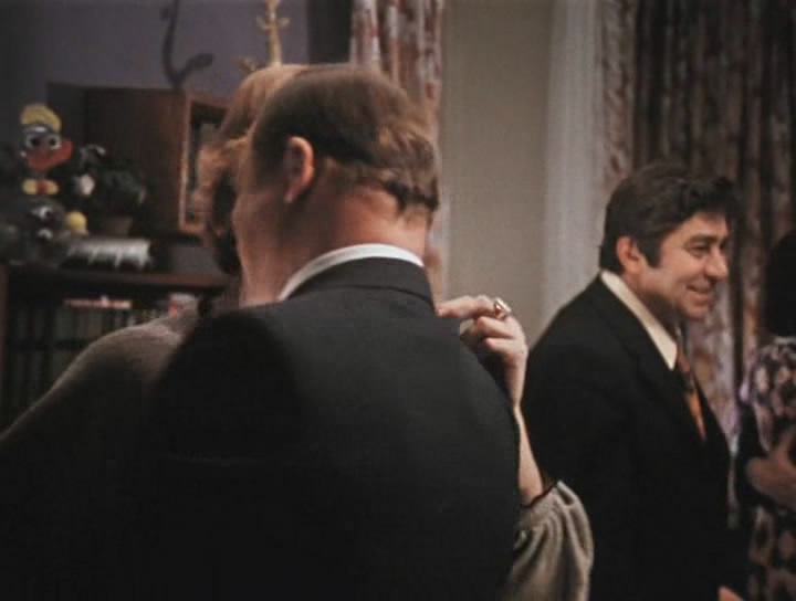 Актер Виктор Филиппов в фильме «Служебный роман» Актер Виктор Филиппов в фильме «Служебный роман»