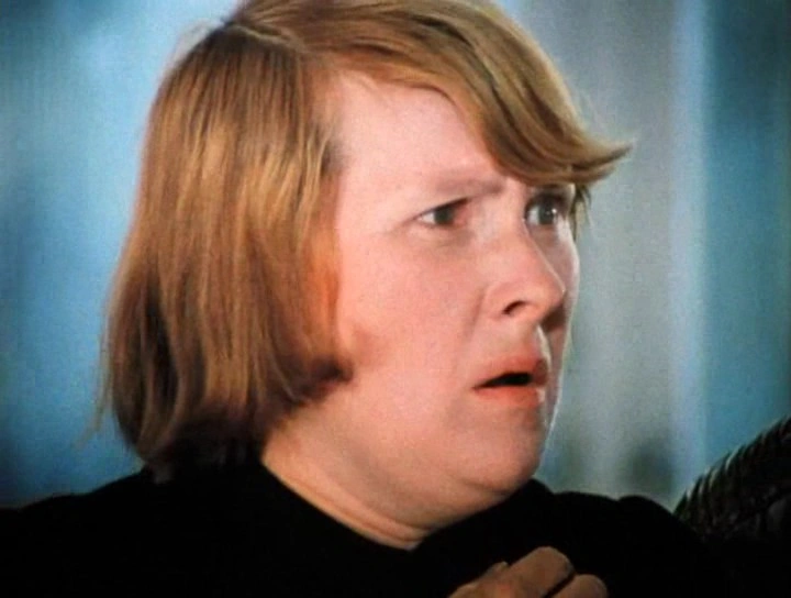 Актриса Людмила Иванова в фильме «Служебный роман» Актриса Людмила Иванова в фильме «Служебный роман»