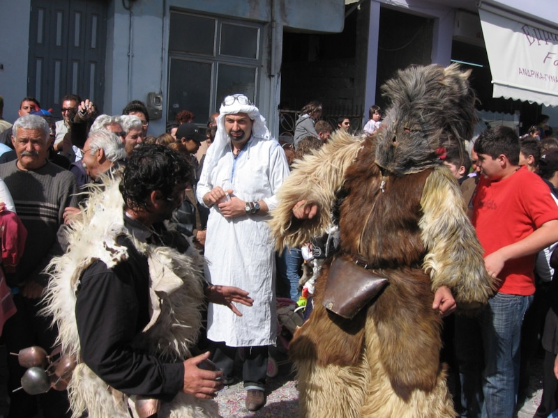 Festa de l'ós в Каталогнии (https://www.flickr.com/photos/jordialsina/8659464746/in/photolist-RZYa8q-ec7oBn-ecd3zo-ec7nPX-eccZ5C-S3zBk2-ecd2bj-ec7iRH-eccZEY-ec7d2F-ec7gD4-eccYv1-eccUQh-eccZgG-ec7hJa-eccYNS-ec7gPp-ecd1cG-eccTRd-ec7i8z-ec7ga8-eccWHm-eccWs1-eccUiJ-eccVqb-2czzrRA-29TmBNu-2bxUMMG-hqNSsc-2aNQ2go-N9vXQa-N9vX26-299rWaY-R2bR52-2aNQ1U1-2aNQ1dm-2aNQ3mE-299s1hq-tWoJTw-299rWQW-ue8A8p-N9vYbv-299rYZL-2bUCeYz-2aNPYEb-2bQdpmL-2bUCfon-7yY2Xf-G9HfXN-Gc21yi)