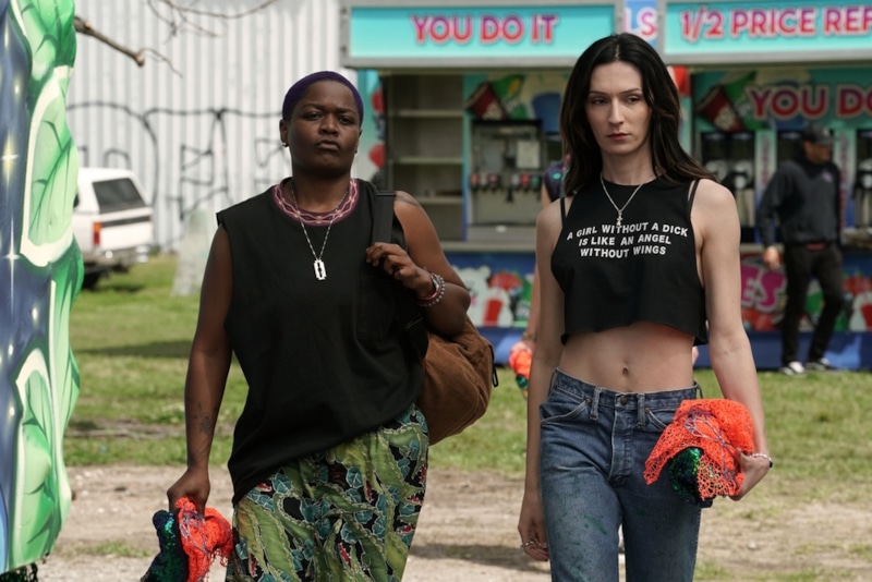 CG и Джесси Джеймс Кейтель в квир-сериале «Близкие друзья»