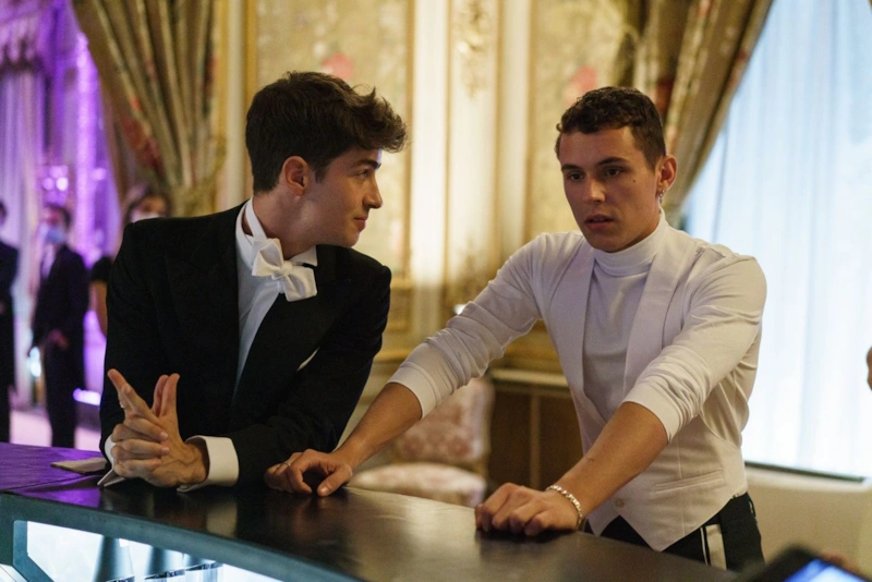 Ману Риас, Арон Пипер