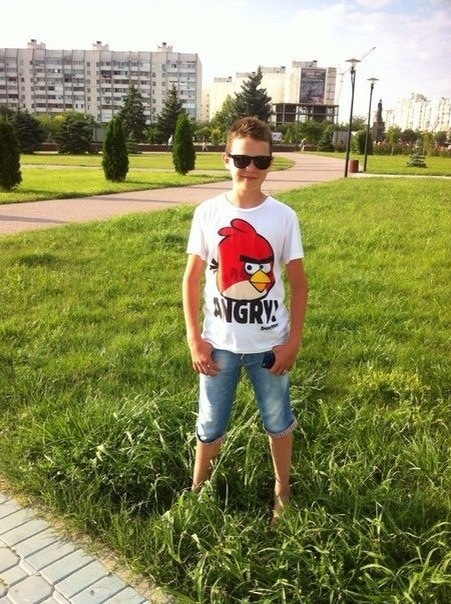 Вратарь клуба «Салават Юлаев» Анвар Сулейманов в детстве Вратарь клуба «Салават Юлаев» Анвар Сулейманов в детстве