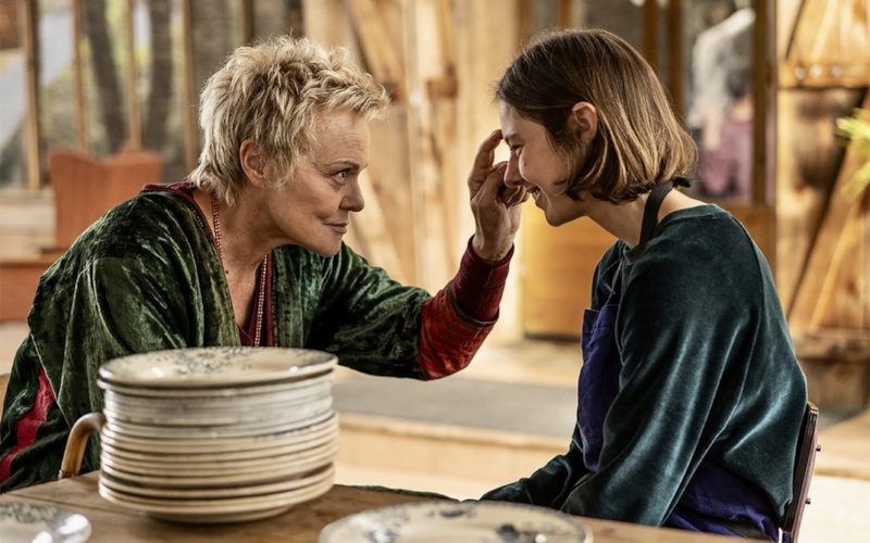 Мюриэль Робе и Марион Барбо в фильме «Шагни вперед»