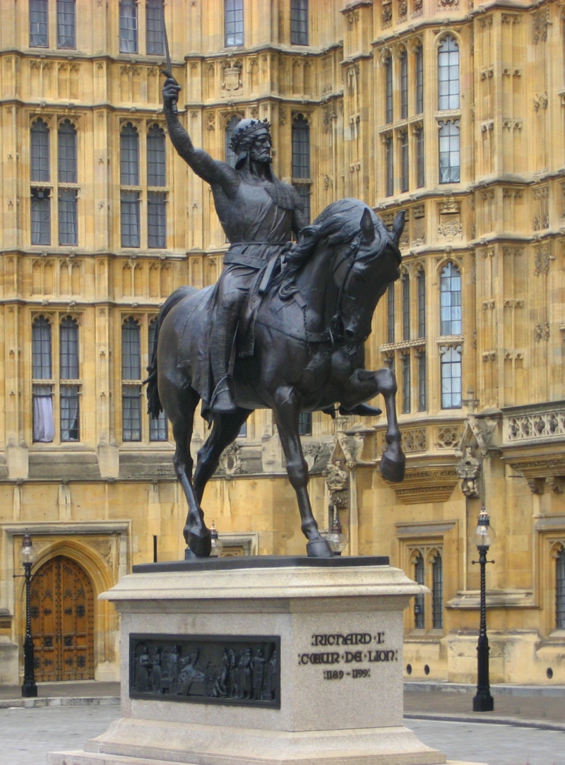 Памятник Ричарду Львиное Сердце (https://commons.wikimedia.org/wiki/File:Richard_I_of_England_-_Palace_of_Westminster_-_10092009_crop.jpg)