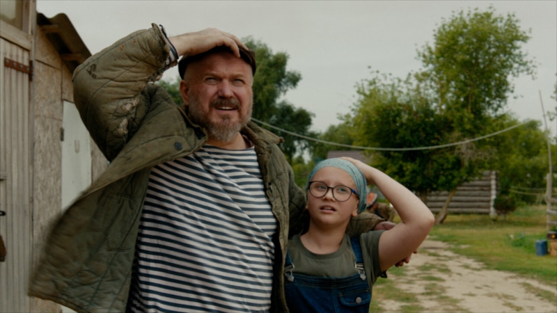 Николай (Сергей Чихачев) и Люда (Маргарита Силаева) в сериале «Кибердеревня» / Фото: Кинориум Николай (Сергей Чихачев) и Люда (Маргарита Силаева) в сериале «Кибердеревня» / Фото: Кинориум