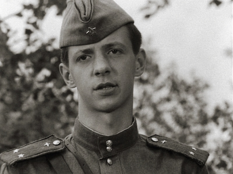 Сергей Иванов в образе Кузнечика в фильме «В бой идут одни “старики”» / Фото: Кинориум