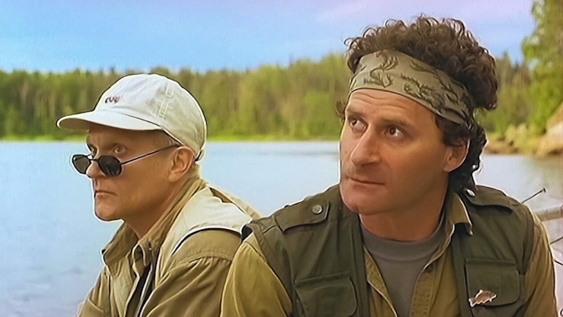 Лева Соловейчик (Семен Стругачев) и Сергей Олегович (Сергей Русскин) в фильме «Особенности национальной рыбалки» / Фото: triptonkosti.ru
