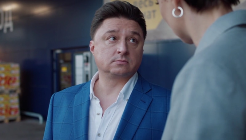 Максим Лагашкин в образе Егор Саныча / Фото: Кадр из сериала «Галя, у нас отмена!»