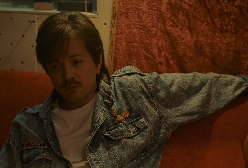 Иван Макаревич в образе Джона / Кадр из сериала «Слово пацана. Кровь на асфальте»