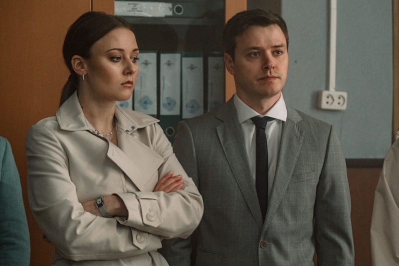 Яна (Ингрид Олеринская) и Паша (Ефим Петрунин) в сериале «Мафия – дело семейное» / Фото: Кино-Театр.РУ Яна (Ингрид Олеринская) и Паша (Ефим Петрунин) в сериале «Мафия – дело семейное» / Фото: Кино-Театр.РУ