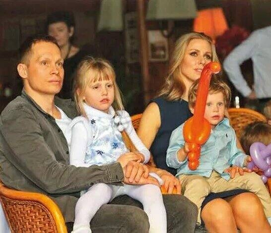 Максим Афиногенов с детьми
