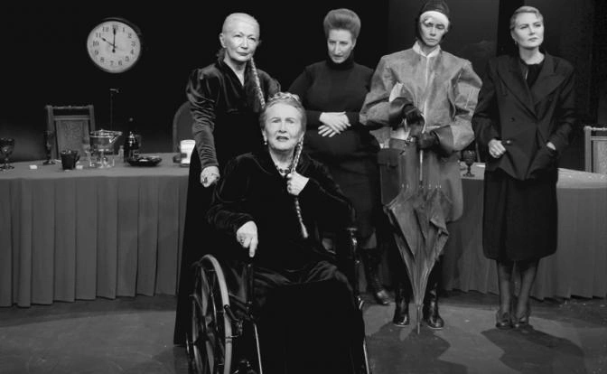 Раиса Максимова на сцене МХТ имени А. П. Чехова Раиса Максимова на сцене МХТ имени А. П. Чехова