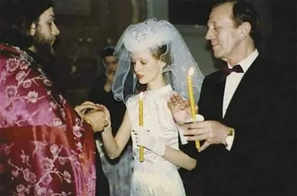 Жалаңаш Юлиана Ромашина Жалаңаш Юлиана Ромашина