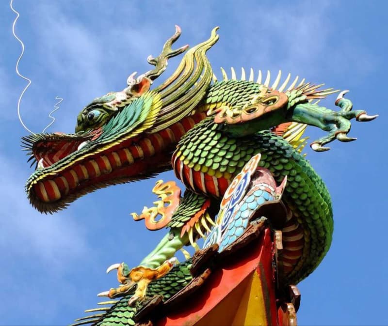Год зеленого деревянного дракона. Храм дракона в Китае. Китайский дракон. Длинный дракон. Китайский храм красного дракона.