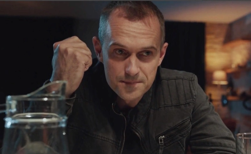 Алексей Комашко в образе Платонова в сериале «Тайны следствия» / Фото: Кино-Театр.РУ