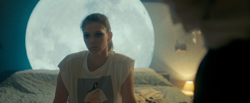 Тина Стойилкович в образе Пош в сериале «Оффлайн» / Фото: Кинориум Тина Стойилкович в образе Пош в сериале «Оффлайн» / Фото: Кинориум