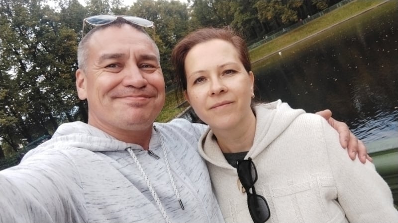 Активист Тимур Булатов с женой Активист Тимур Булатов с женой