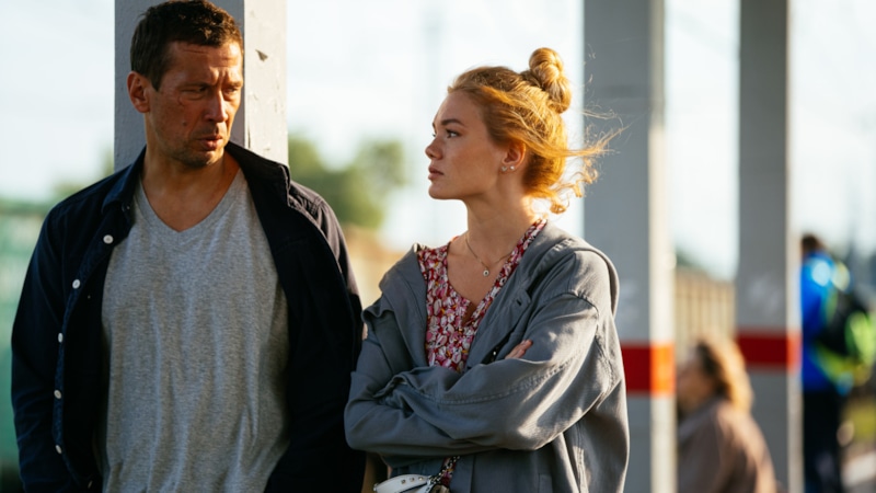 Борис (Андрей Мерзликин) и Кристина (Татьяна Струженкова) в сериале «И снова здравствуйте!» / Фото: Кинориум