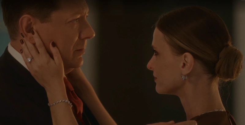 Ноль (Ян Цапник) и Даша (Светлана Иванова) / Фото: Кадр из сериала «Отмороженные» Ноль (Ян Цапник) и Даша (Светлана Иванова) / Фото: Кадр из сериала «Отмороженные»