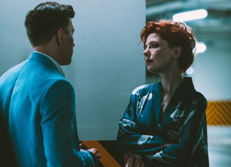 Эмилия Спивак в образе Олеси в сериале «Отмороженные» / Фото: Кинориум