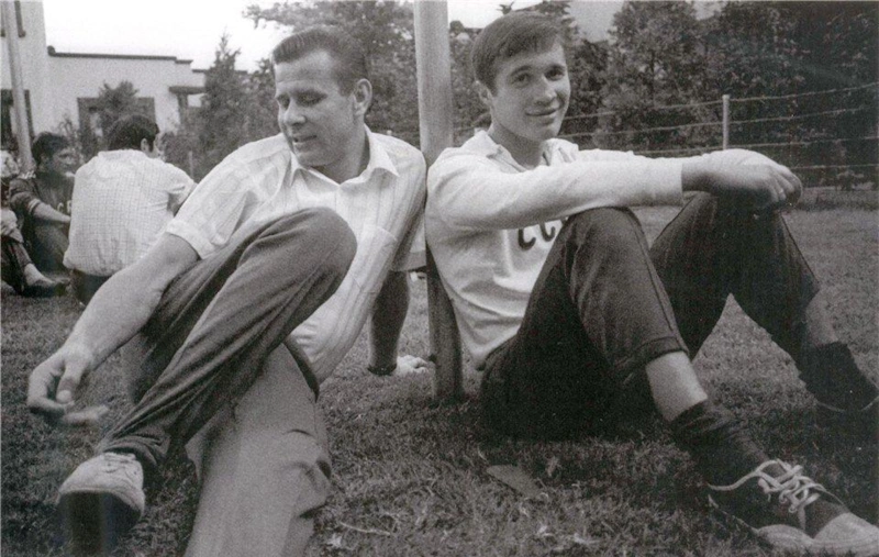 Лев Яшин и Евгений Ловчев Лев Яшин и Евгений Ловчев