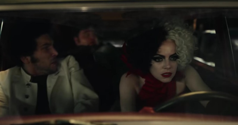 Джоэль Фрай и Эмма Стоун в фильме «Круэлла» Джоэль Фрай и Эмма Стоун в фильме «Круэлла»