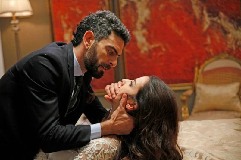 Кадр из сериала «Истерзанная»