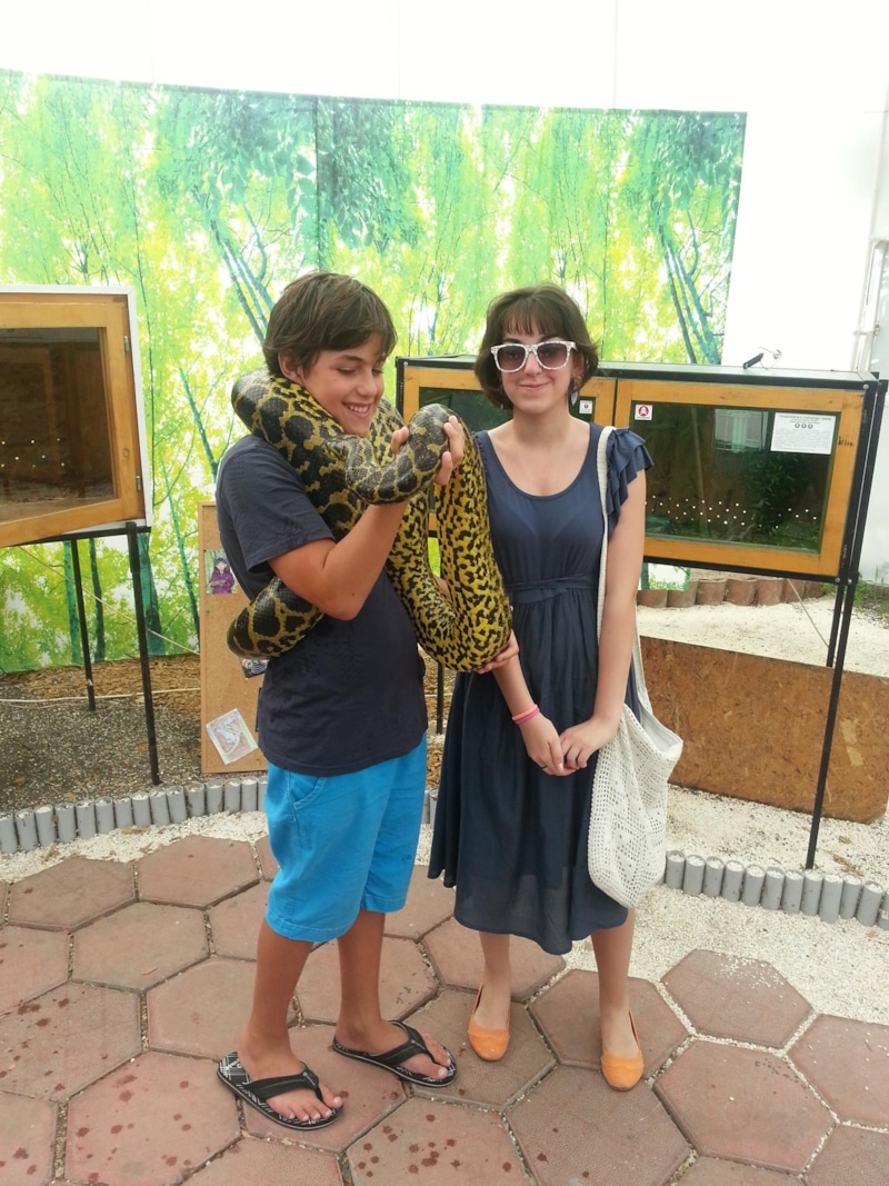 Редактор журнала «Театр» Марина Давыдова с сыном Редактор журнала «Театр» Марина Давыдова с сыном