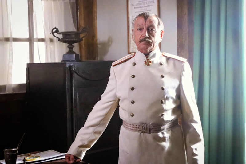 Николай Денисов в сериале «Анна-детективъ» Николай Денисов в сериале «Анна-детективъ»