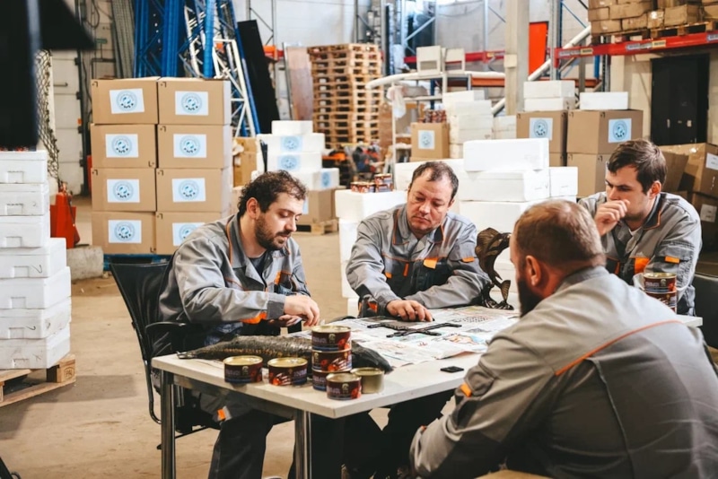 Кадр из сериала «Ресторан по понятиям» Кадр из сериала «Ресторан по понятиям»