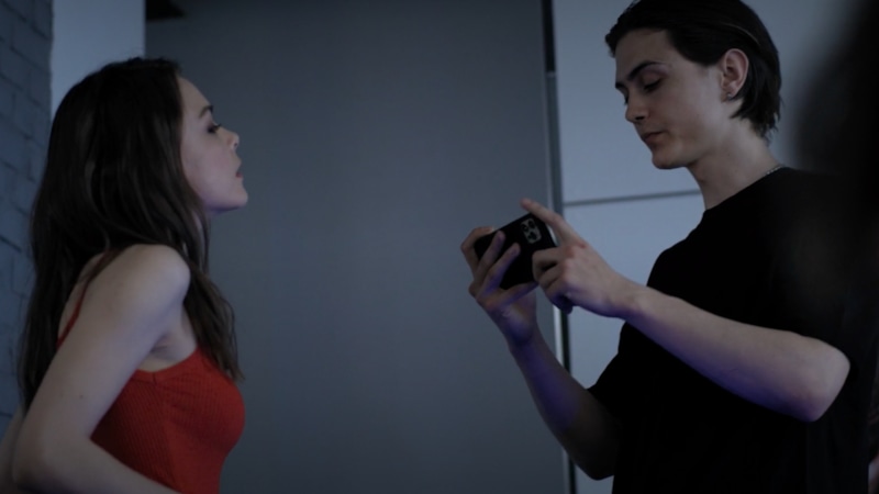 Настя (Кристина Корбут) и Антон (Никита Алеферов) / Фото: Кадр из фильма «Слежка»