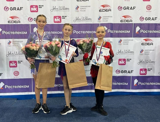 Дарья Садкова, Маргарита Базылюк и Елена Костылева